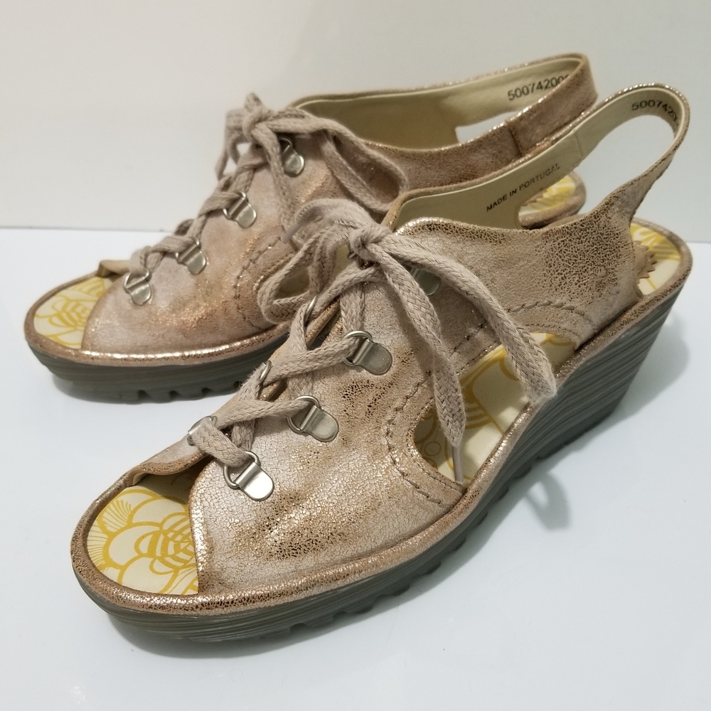 Fly London yfla Leather Rose Gold Wedge 41 US 10
